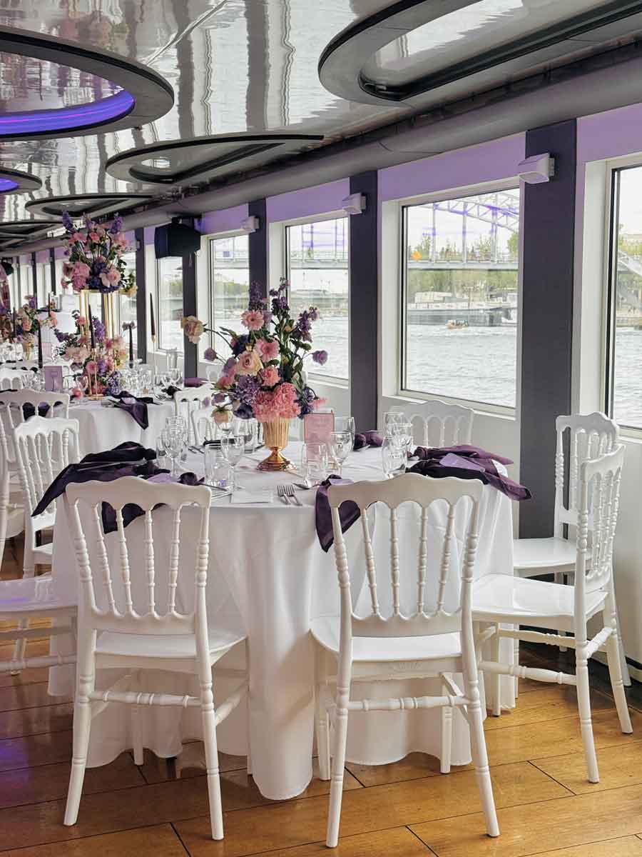 Péniche Le chansonnier à Paris