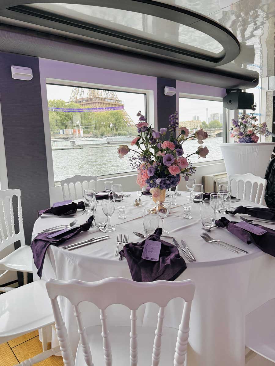 Péniche Le chansonnier à Paris