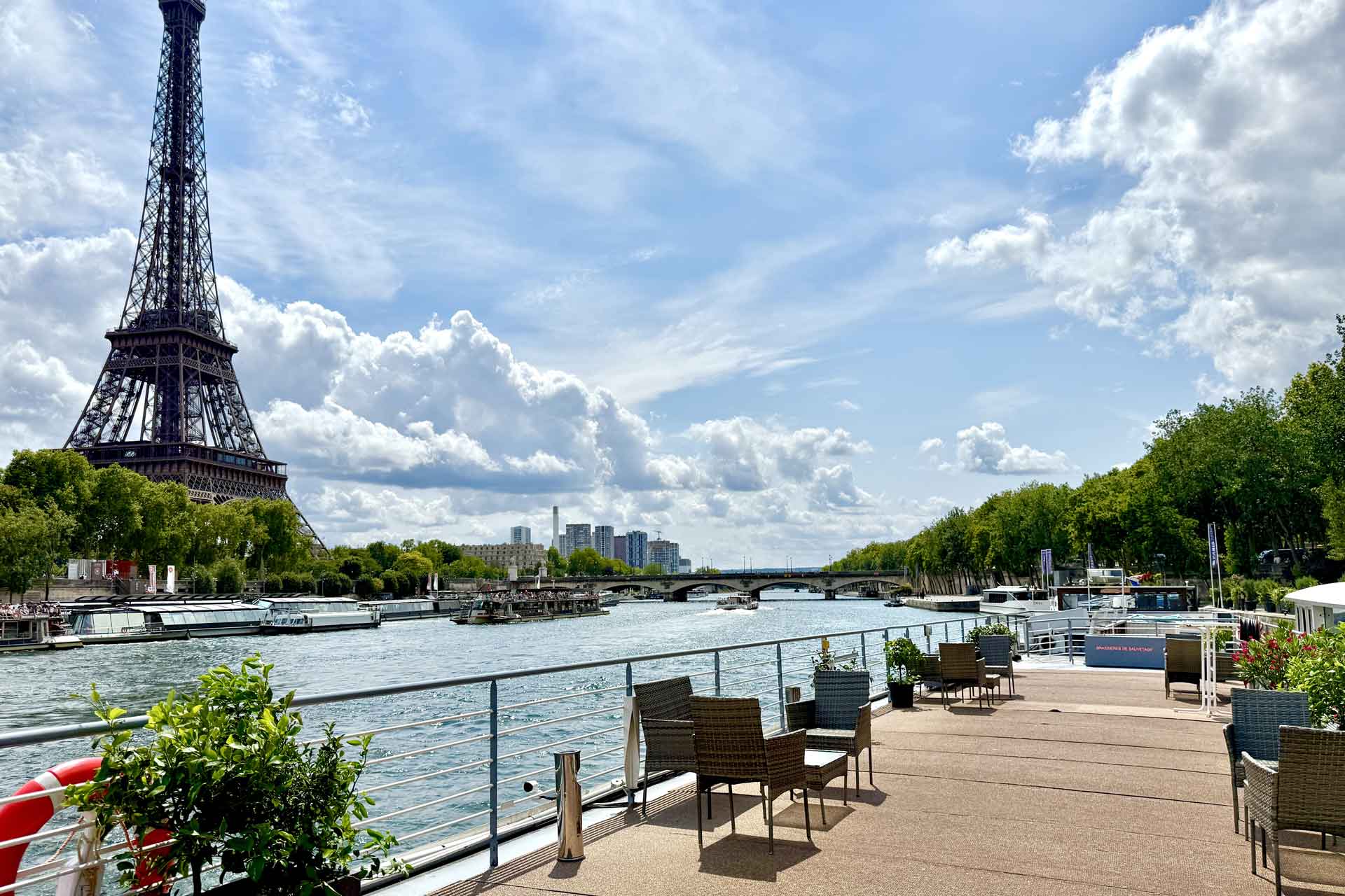 Péniche Le chansonnier à Paris